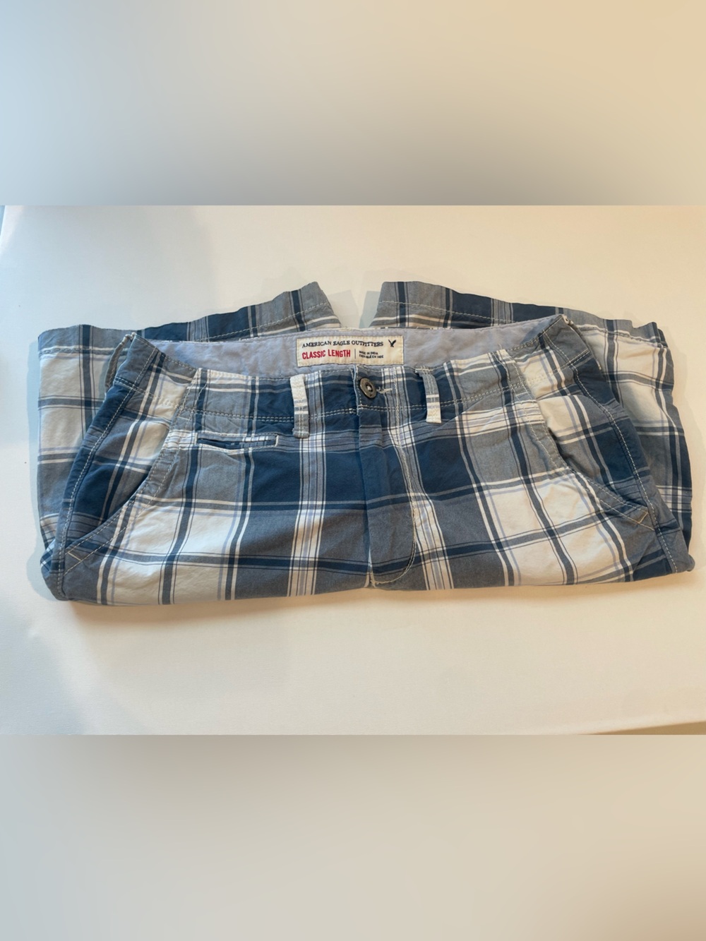American Eagle Mens Classic Length White & Blue Plaid Shorts size 32